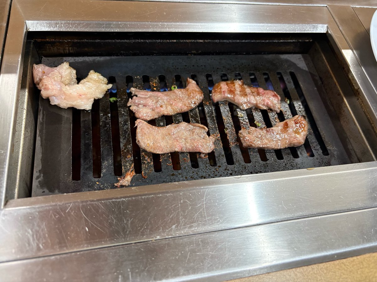 nssa1119's tweet photo. 裏天王寺にある ＃味道
お値段とお肉の質が割に合わない🥹
本当に超高級店と勘違いしてしまう程のお肉でした🤤
上ロース、上ハラミは過去一の美味しさ😎
職人気質だけどフランクな店長さんも良い味出てました！
もし行くなら予約推奨👍

＃裏天王寺　＃焼肉 https://t.co/K9EYxNwb7b