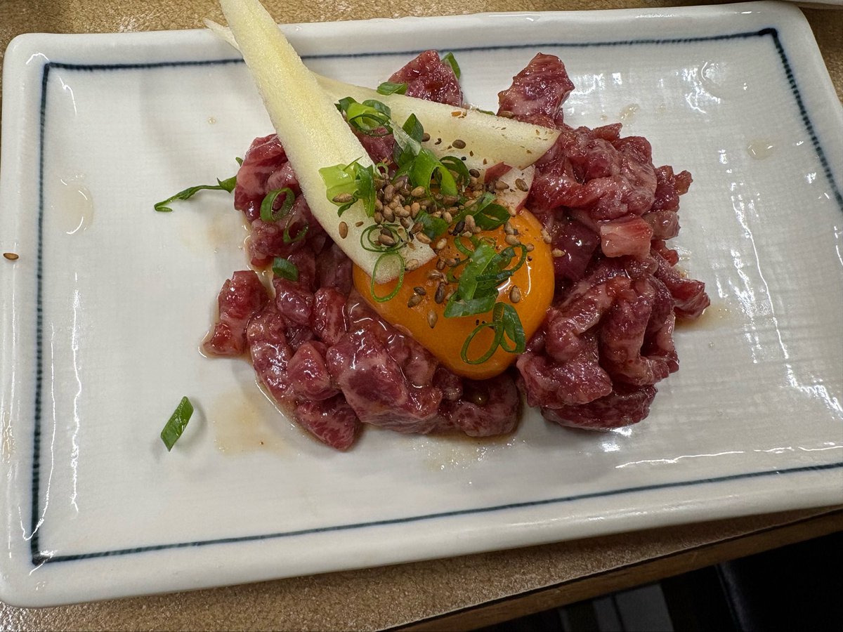 nssa1119's tweet photo. 裏天王寺にある ＃味道
お値段とお肉の質が割に合わない🥹
本当に超高級店と勘違いしてしまう程のお肉でした🤤
上ロース、上ハラミは過去一の美味しさ😎
職人気質だけどフランクな店長さんも良い味出てました！
もし行くなら予約推奨👍

＃裏天王寺　＃焼肉 https://t.co/K9EYxNwb7b