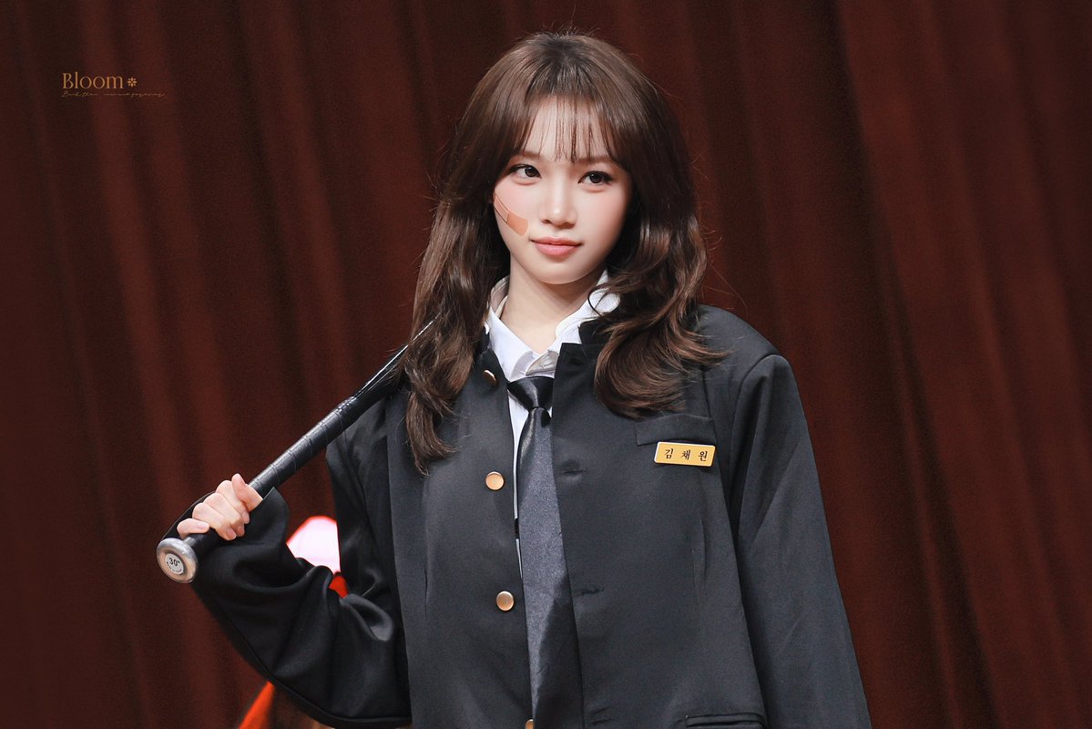 finnqpx's tweet photo. chaewon oozing out homotron5000 after a fearnot told her she was popular with lesbians... lock your daughters piona https://t.co/ScozZEoQhJ