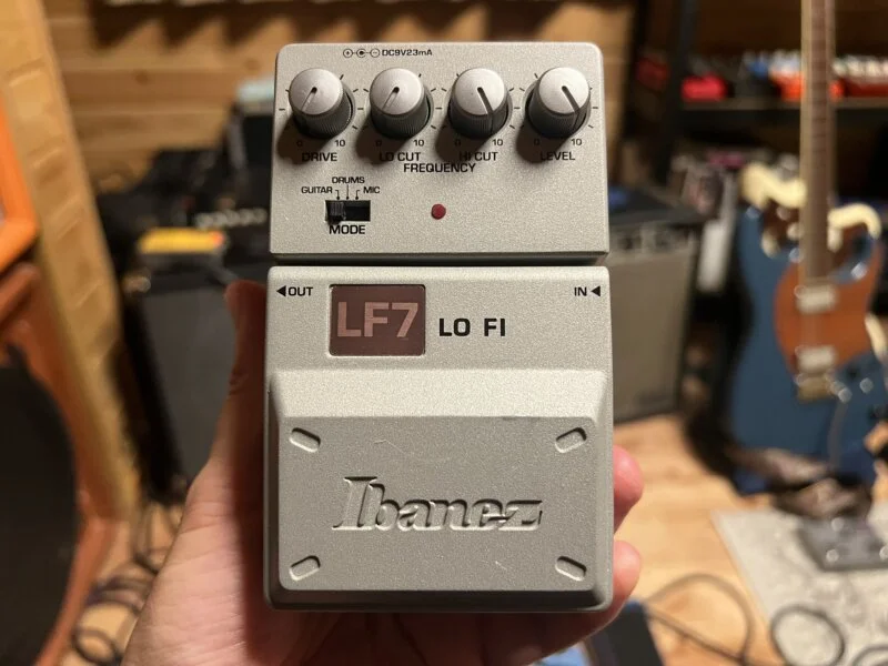 efmaniac's tweet photo. ローファイなんて言うもんだからさ、そっち系の音だけかなって思ったら予想外。

Ibanez LF7 レビュー記事👇
https://t.co/sZvTZ5IVAB

ええ感じのオーバードライブペダル、っていう発見もあったペダル。

とはいえ、ラジオサウンドみたいな音も出せるし、なかなかに面白いペダルや。

#エフェクター
機材協力 @ck1206pm