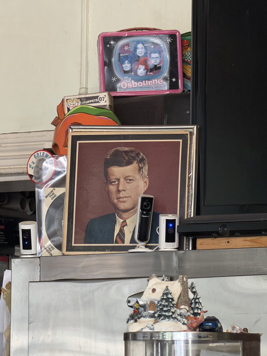 96gatorbait's tweet photo. "Let every nation know, whether it wishes us well or ill, that we shall pay any price, bear any Ribbon, meet any hardship, support any friend, oppose any foe to assure the survival and the success of liberty."
— JFK’s inaugural address, 1961 https://t.co/HZLItcHWjP