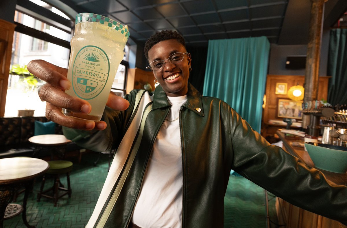 CreativeGenUK's tweet photo. 🍸 @Casamigos  introduces the ‘Quarterita’ ahead of England vs Mexico

⚽️ They've been giving football fans a fresh way to enjoy matchday with the launch of the miniature pint-shaped margarita!

📖: https://t.co/tSQ96Ayvxf https://t.co/KwEBSXPgBj