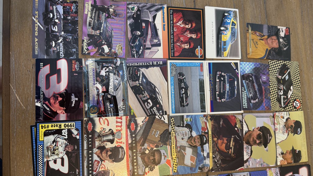 jack_asher44's tweet photo. @DaleJr @markmartin @NASCAR @Metnelsond - a close 2nd favorite. https://t.co/i4EvwFAuxj