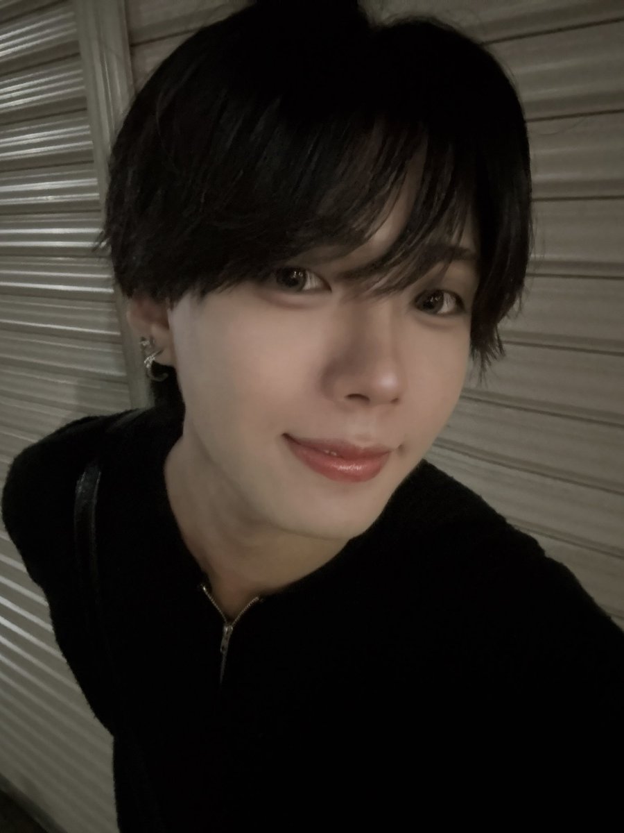 AzLAND_aoi's tweet photo. 君の居場所を永久に俺にしない❓
#メンズアイドル #メン地下 #アイドル
#AzLAND #栗原葵 https://t.co/kzWwE5ObXH