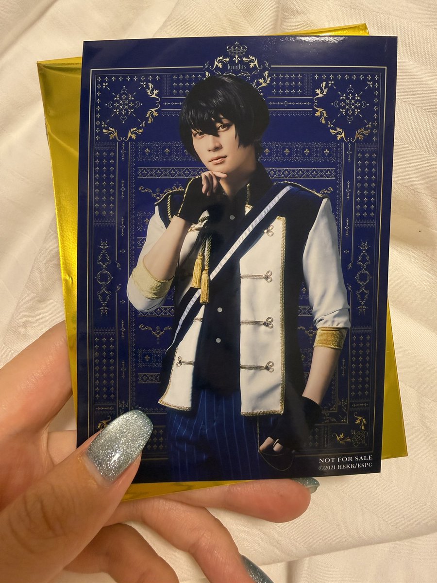 __mi_i_cha's tweet photo. 持ってきたDCのぺんらつかなくて、開演5分前にペンラかったら特典きてくれた😭😭😭神のお告げってこと？？物販のお姉さんありがとう😭😭 https://t.co/jUZLavAUlp