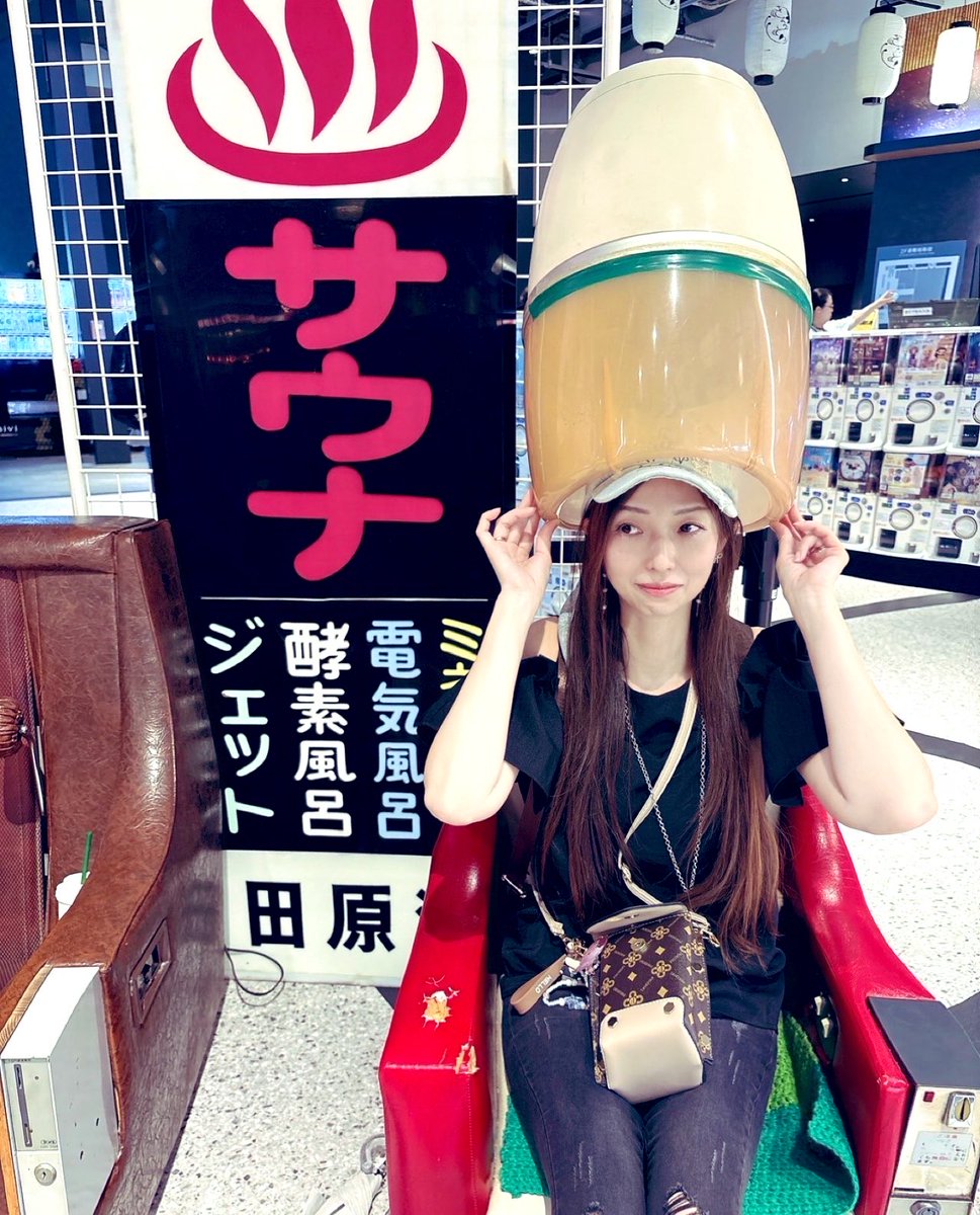 Drop_Of_Colour's tweet photo. 朝から晩までひさしぶりに遊んだ🫡
2人とも20年ぶりのボーリング🎳笑
来週も推し事がんばれそうーー🫡‼️
(秋にはラルク🌈の呪文) https://t.co/qNAqQDOll3