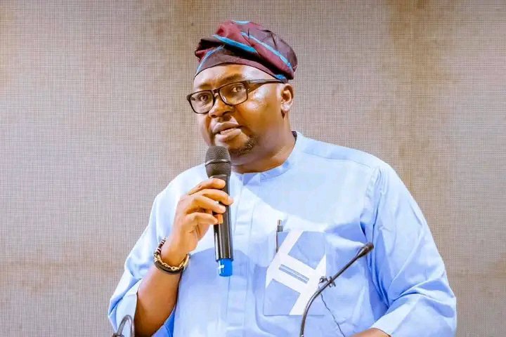 theboySiwaju20's tweet photo. One day ,we will all regret not allowing this guy to be oyo state Governor https://t.co/HBr9unIXJj