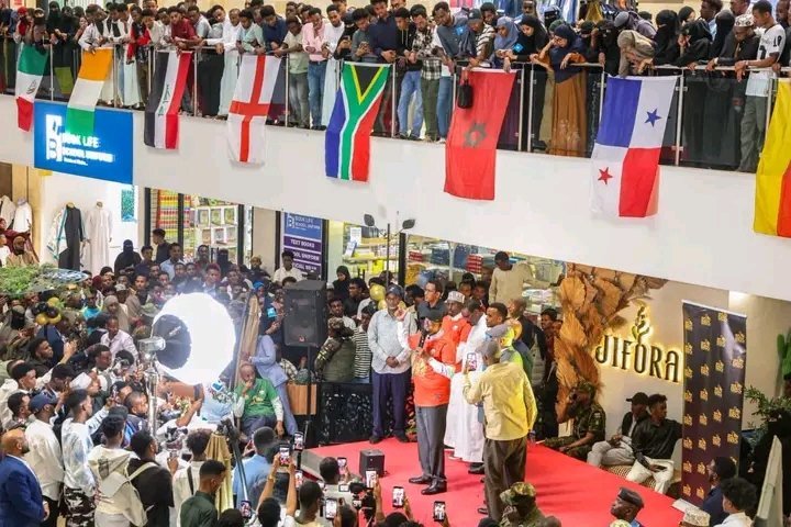 omwambaKE's tweet photo. I have nothing about the Somali Referee Omar Artan but if you look keenly the Kenyan flag was missing during his grand welcoming at the BBS Mall in a meeting attended by CS Aden Duale https://t.co/xhg3lwI263
