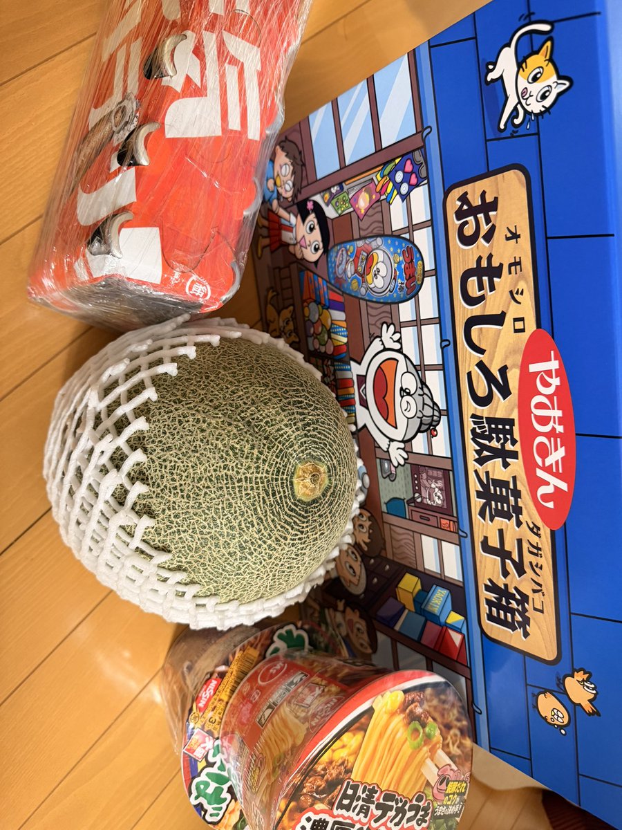ohaaaaaaaaaagi's tweet photo. クレーンゲームでメロンとれた🍈 https://t.co/6t1US8Yx6k
