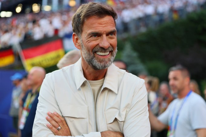 LibVarnadoe's tweet photo. Klopps Interesse ist echt jetzt kommt es darauf an, ob der DFB seine Vision vollständig unterstützt. Wenn ja, könnte Deutschland vor einem echten Neuanfang stehen. https://t.co/fRNRtdBICQ