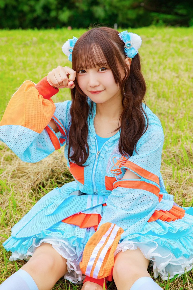 UtaGe_miyuu's tweet photo. 『超NATSUZOME 2026』 Day1ありがとうございました❕

UtaGe!の水色担当💎
みゆうです👧🏻

間の時間が長かったにもかかわらず、トッパーもトリも来てくれてありがとう👧🏻
トッパーの時は「外涼しいのかな!?」って思ったんだけど、ステージに立ったらｱﾁｱﾁすぎて最高だった🤩🔅

特典会もたくさんありがとう🥲
みゆうに会いたいって思ってくれて、みゆうのことを好きでいてくれることって当たり前じゃないんだなって改めて感じたし、暑い中時間を作って会いに来てくれて、本当に嬉しかったよ🥲🤍

トリは、ライブ後話したくなるようなライブだった！（よね!?）✨

トッパーもトリも、それぞれにふ���わしいライブができてたら嬉しいな~!!

みんなのおかげで最高のDay1になったよ‼️

明日はDay2☀️
最後まで一緒に最高の夏にしようね🫶