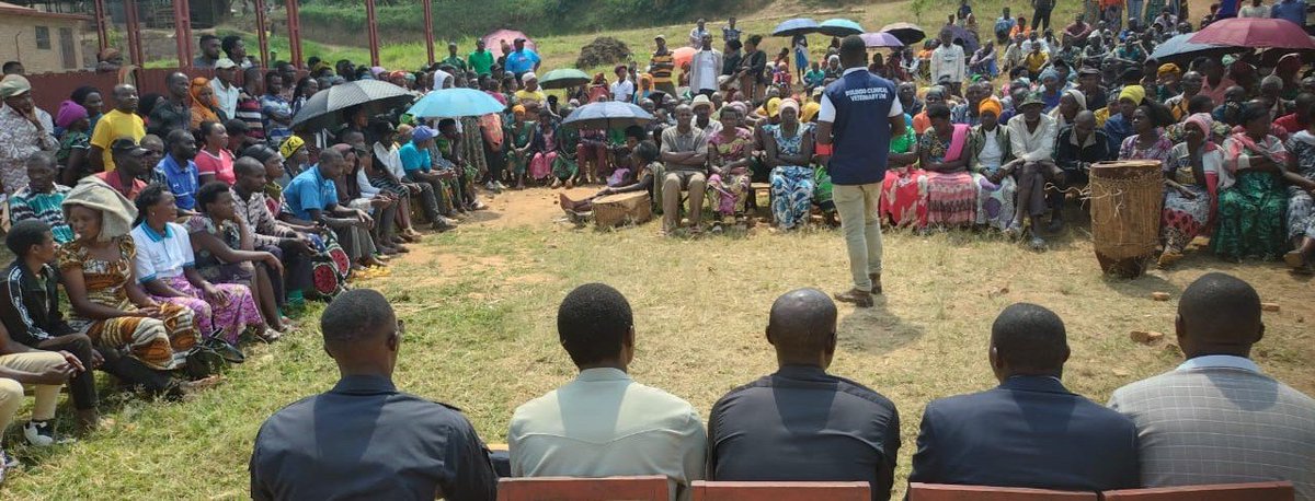 VeterinaryLtd's tweet photo. #Kwibohora32,RUCLIVET ltd #VSM yatambukije ubutumwa bwo kwirinda no Gukumira RVF Iwacu @RulindoDistrict , Gufuhera  2 mu Cyumweru,Gushyira Amatungo mu bwishingizi ,kuba hafi Amatungo yabo ndetse no ku metunyesha kubuntu9036. @RwandaAgriBoard ,@RwandaLocalGov https://t.co/Ta7bb7lBX4