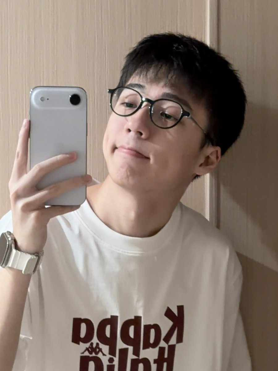 Linnn788's tweet photo. 好热🫠 https://t.co/2km9YYN6bP