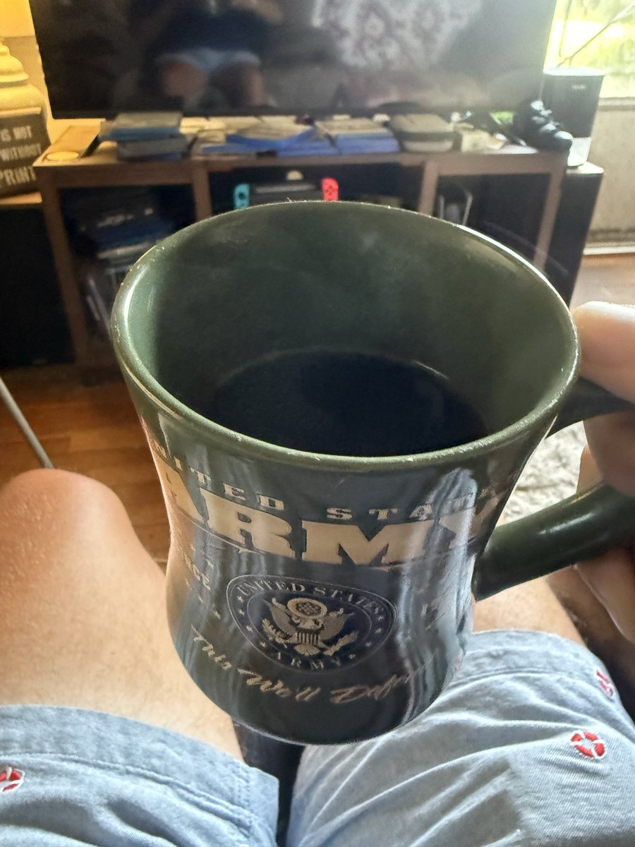 thomas_garrard's tweet photo. I prefer my coffee black, and my tea in the harbor. https://t.co/t7k1YfTJwI