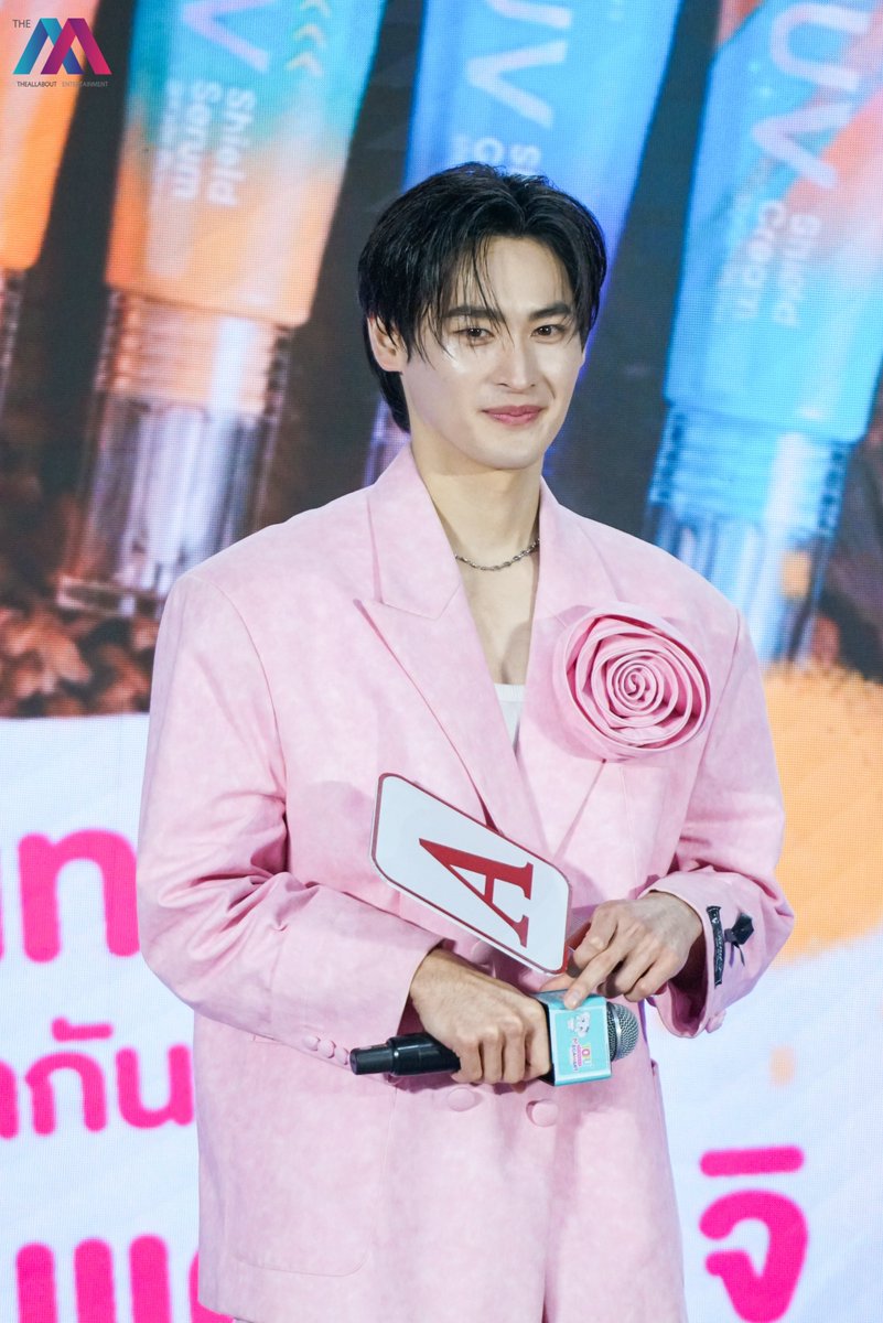 TheAllAboutEnt's tweet photo. “เก้า นพเก้า” ร่วมงาน TOFU Skincare Megamart Thailand Festival

#TOFUSKINCAREMEGAMART
#JOJISunscreenxKAO
#number_9th https://t.co/2fNOdASW26