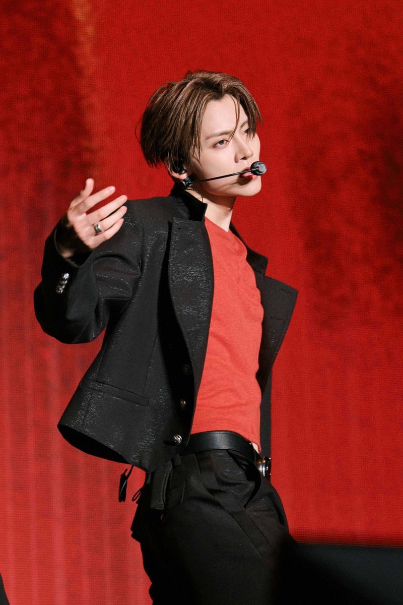 ohmaijju's tweet photo. 260704 sangwon & leo japan fancon ray magazine article cut

K-pop boy group ALPHA DRIVE ONE (ALD1) held their very first fan concert in Japan, 2026 ALPHA DRIVE ONE FAN-CON TOUR [STAR ROAD] in YOKOHAMA, over three days from June 26–28!

This report covers every detail from Day 2 (June 27). From legendary cover performances to greetings in Japanese, here’s a look at a concert filled with ALD1’s charm. ♡

🦁: “I’m LEO! Thank you so much for coming to our very first fan concert. We worked really hard to prepare and show ALLYZ our coolest side. Let’s have an amazing time together today!”

🥀: “ALLYZ~! I’m SANGWON. Thank you so much for coming all this way to watch our performance! I’m truly happy that we’re able to hold our very first fan concert in Japan. It’s all thanks to your incredible support and love that we’re able to have a fan concert in such an amazing venue. Let’s enjoy ourselves together until the very end!”

Pink Team ▶ Collect the Stars!
JUNSEO, ARNO, SANGWON

The challenge was to remove star-shaped stickers attached all over their bodies without using their arms or hands. The members had stickers stuck everywhere—even in their hair and on their backsides. They shook, rubbed, and wiggled their bodies as hard as they could, but they just couldn’t get every sticker off. In the end, the sticker on SANGWON’s backside refused to come off, and the team failed the challenge.

SANGWON ▶ T-ARA — “Bo Peep Bo Peep”

Introduced as, “Today’s highlight,” this performance instantly became one of the night’s most memorable moments. JUNSEO helped SANGWON put on cat ears.

Although SANGWON laughed and said, “This is so much pressure,” he happily went all in by putting on cat paw gloves as well. Completely embracing the role of an adorable kitten, he performed the iconic song to perfection. Both the members and the audience couldn’t stop saying, “So cute!”. Still dressed as a kitten afterward, SANGWON even struck a bit of the FORMULA ending pose while staying in character.

To top it all off, there was an especially heartwarming moment when LEO gently fixed SANGWON’s hair, making the kitten concept even more adorable.

Ending ment

🦁:  “I’m truly happy that we were able to hold our very first fan concert in Japan. Both yesterday and today, all of you gave us so much positive energy, so I want to sincerely thank you. I also want to say once again, ‘Thank you for allowing us to stand on this stage.’ I’ll never forget these feelings, and I’ll continue doing my very best for the rest of my life. Let’s enjoy the rest of the tour together! I love you, ALLYZ!”

🥀: “I was so happy today. All of you gave me more strength than I could ever ask for. Thank you so much for coming to see us today! I’ll never forget today. I love ALLYZ so much. Please continue to support us.

My family came from Korea today to watch our performance. Dad, Mom, i receive so much love from these beautiful and adorable people. My fans are really so beautiful, aren’t they? You can see that, right?

I’ve visited Japan several times with my family before, but I think it’s especially meaningful for them to be able to watch me perform here in Japan this time. To every single person who made it possible for us to hold this concert in this venue, thank you from the bottom of my heart. I love you~~~~! (makes a finger heart)

Full : https://t.co/tfJbEaE6mC