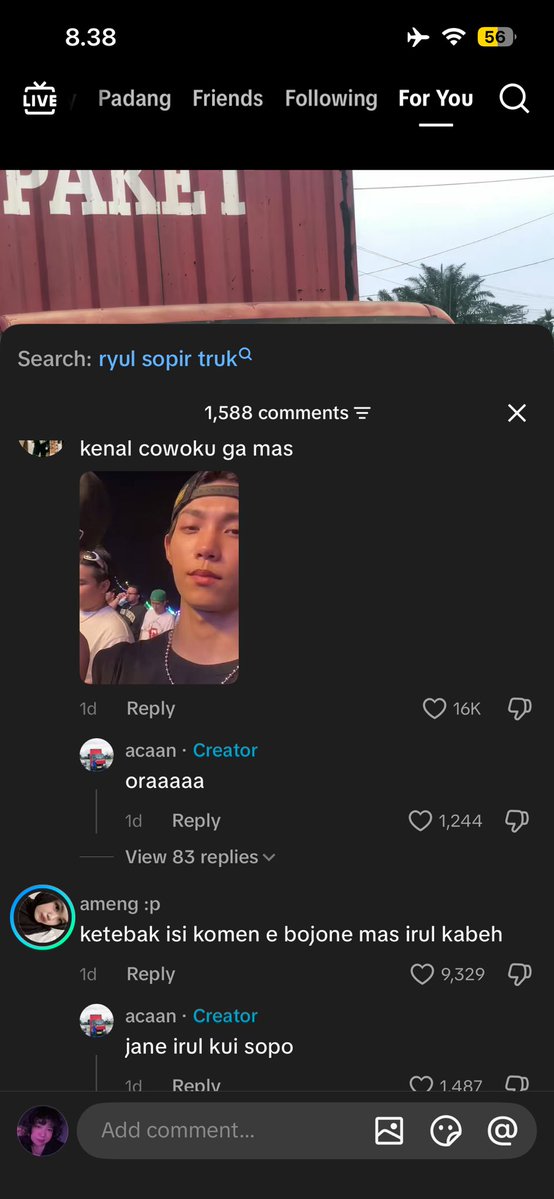 khawaaii's tweet photo. faghhh lah algoritma tiktok gua gara-gara ryul beneran supir truck semua, malah komen section nya juga isinya ryul, mau nangis karna mas nya juga rep komenan nya serius 😭. https://t.co/tJRtrt6Zxh