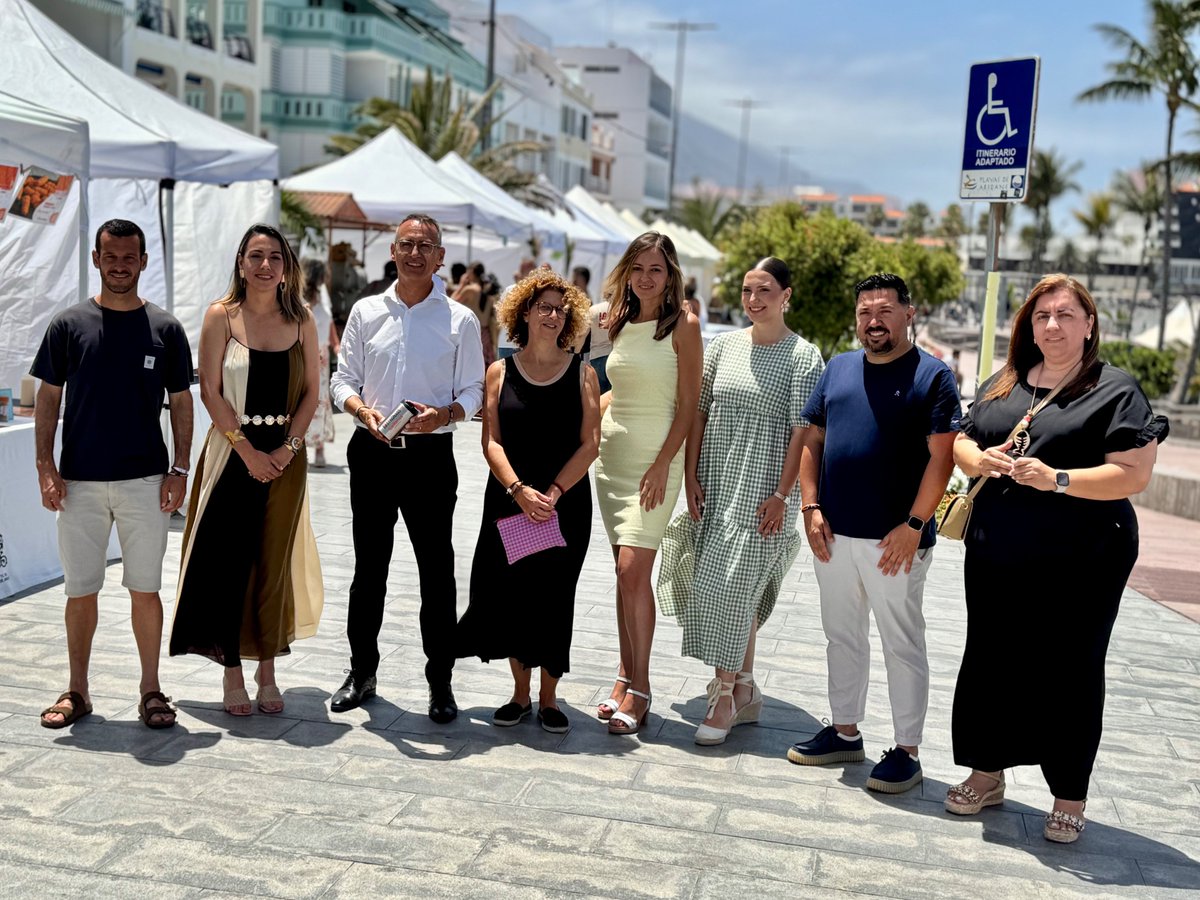 CabLaPalma's tweet photo. 😍 Respaldamos Gastronaos, un evento que reúne comercios locales, música y espectáculo en la avenida de Puerto Naos durante todo el sábado. ¡A disfrutar! https://t.co/pxHu6CLROb
