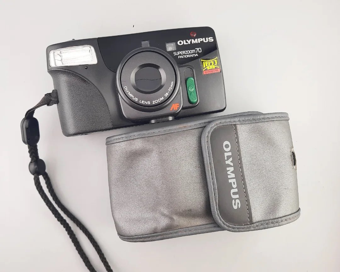 _filmfolk's tweet photo. Olympus Superzoom 70 เต็มระบบ💯
✨ราคา 1,190 รวมส่ง✨

▫️ใช้ถ่าน AA ฟิล์ม 135
▫️ออโต้โฟกัส แฟลชเปิด-ปิดได้
▫️ห้องฟิล์มสะอาด ช่องมองใส
▫️lens 38-70mm f/4.5-7ใสไร้ฝ้ารา
▫️มีเฟรม Panorama ให้เลือก
▫️Weatherproof กันละอองน้ำ
▫️สภาพ90% มีกระเป๋า,สายคล้อง
#กล้องฟิล์ม #กล้องฟิล์มราคาถูก https://t.co/py9YztQASn
