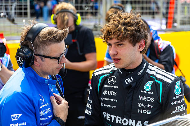 bonotires's tweet photo. Kimi and Bono before the race 💙 https://t.co/OFKm9m7uSV