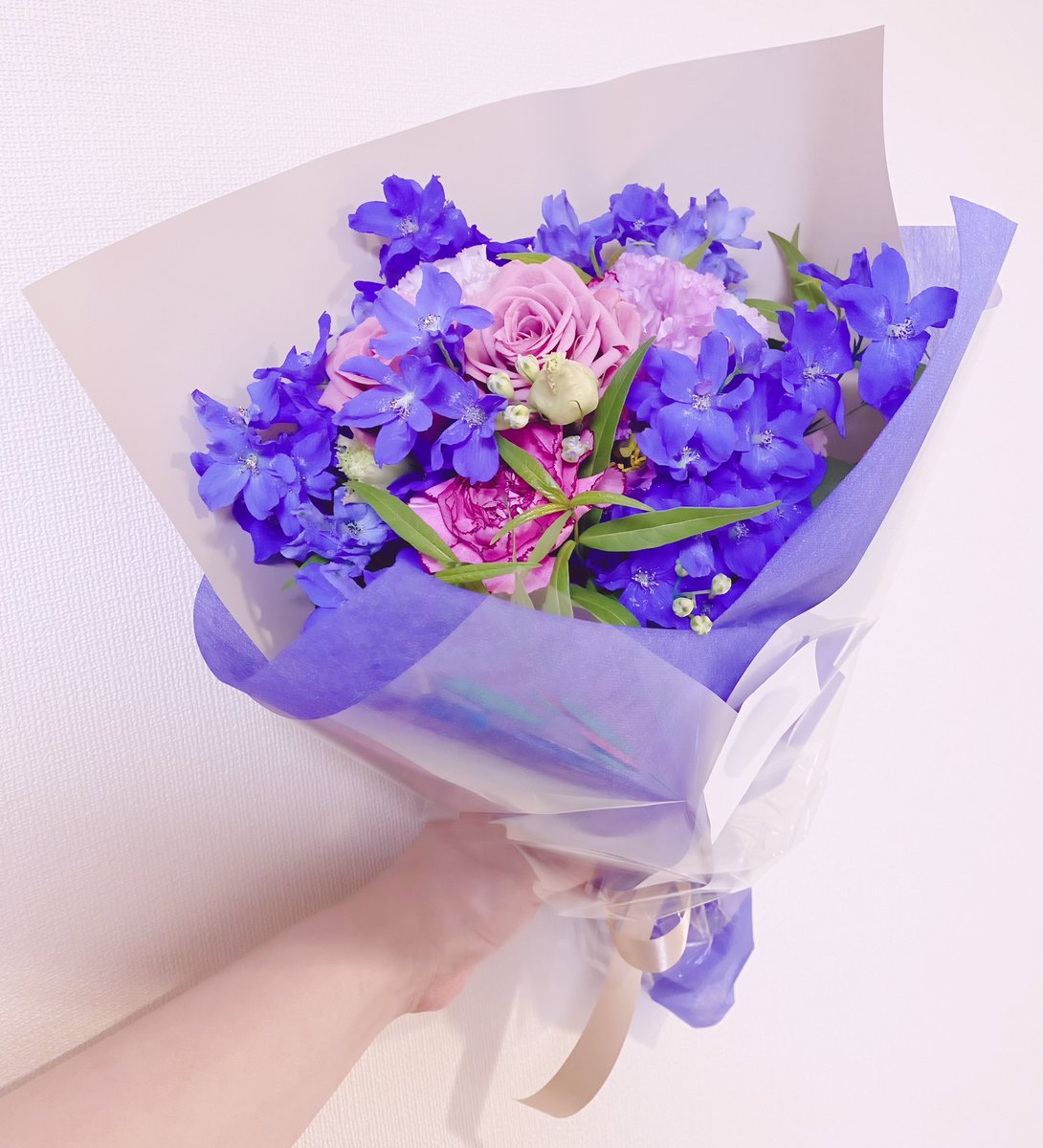 kuuceo's tweet photo. えんちょから花束もらって大号泣 https://t.co/YII6dmwMyz