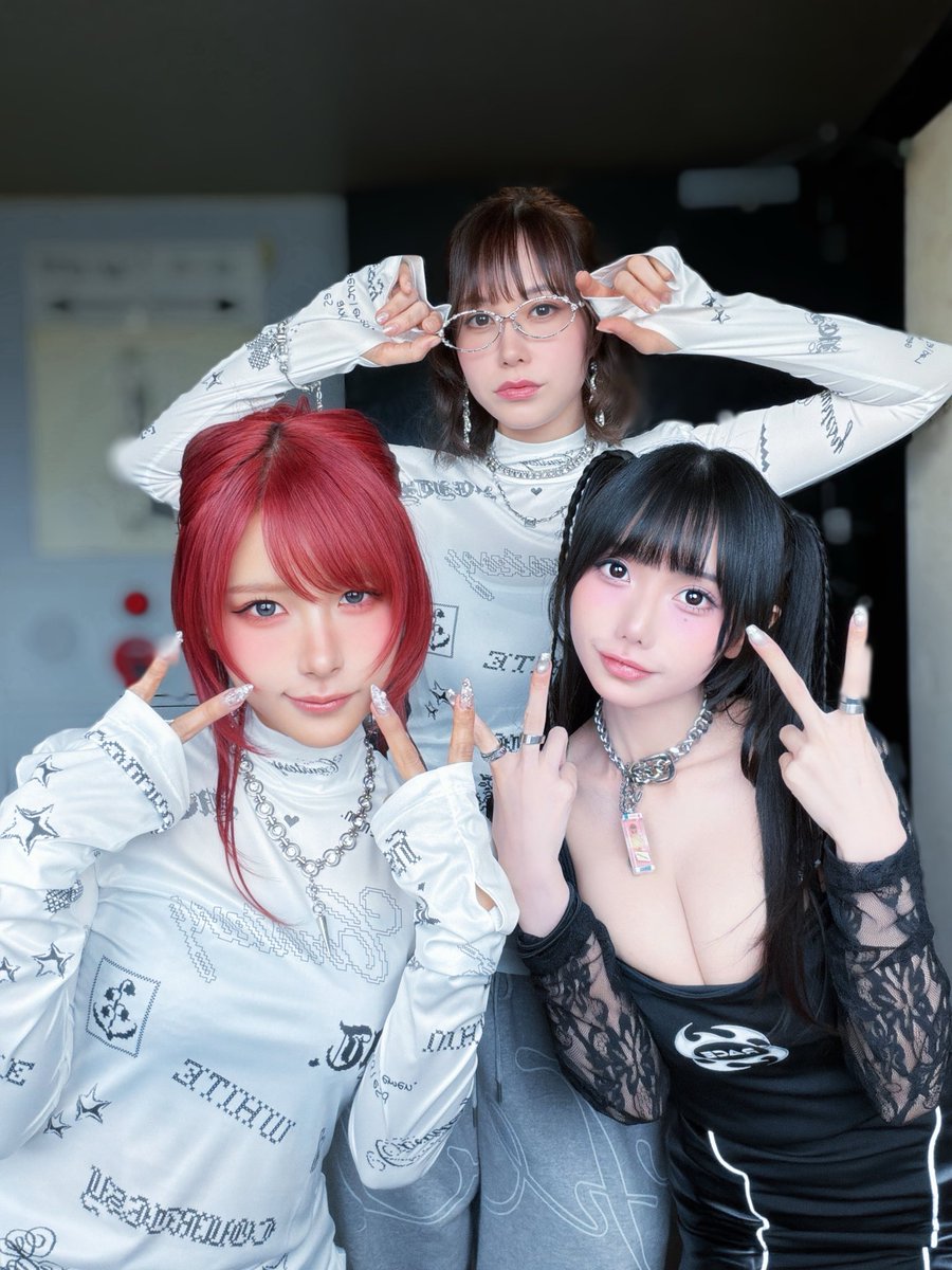 mashilo_'s tweet photo. 2年ぶり！？のODOKe KAIWAI(オドケカイワイ)ありがとうございました🪬🌐
みんなが大好き〜！！

#はなぱり https://t.co/Y5FIwDwh6F