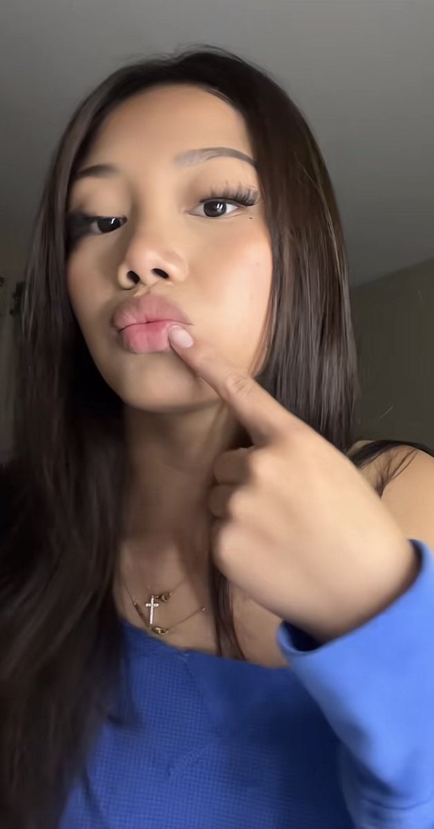 robux_rich's tweet photo. Dm to tribute or degrade this asian bop for a feed https://t.co/vtz71nXlgo