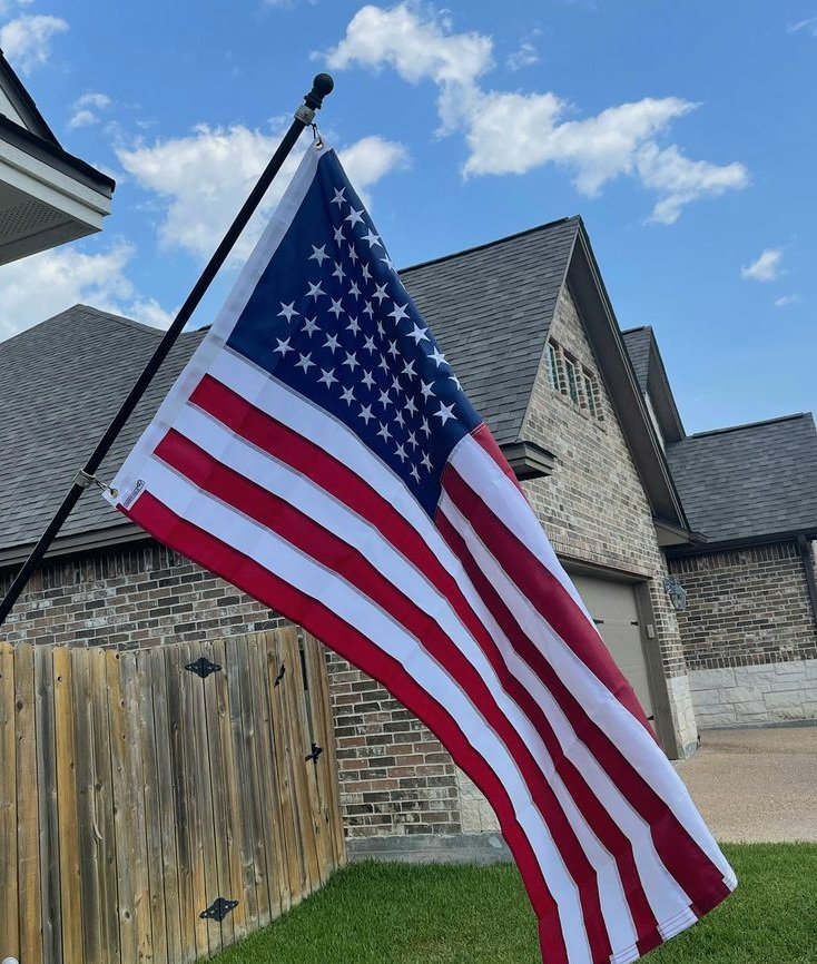 RealCountryBoy_'s tweet photo. 🇺🇸🎆 Here's to freedom, country roads, and the people you love. Happy 4th, y'all! 
#FourthOfJuly #America #CountryMusic #GodBlessAmerica https://t.co/RuYkOfMNz6