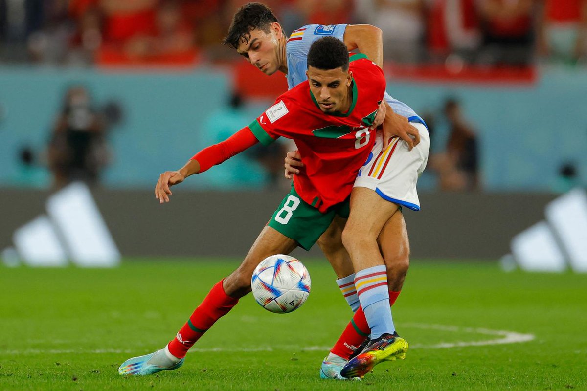 HUSSIENFCB2's tweet photo. عز الدين اوناحي ثالث اكثر لاعب شوفته في حياتي بيعرف يعمل " لا بوزا " بعد اندرياس انيستا وبيدري جونزاليس

حركة الجسد في التمويه بين الثلاثة متشابهة جدا في المرور ، موهبة مجنونة . https://t.co/kPbJilN9m1