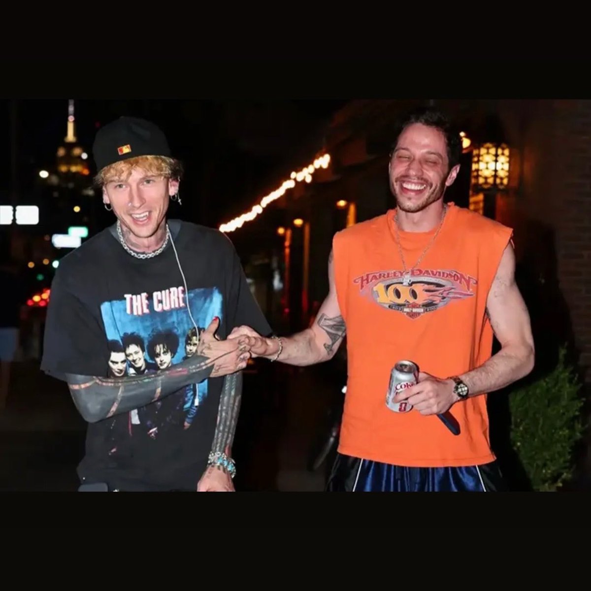 LPhybridtheory's tweet photo. New mgk x Pete Davidson content is exactly what I needed today 🖤🖤 https://t.co/MaMHzOiAcS