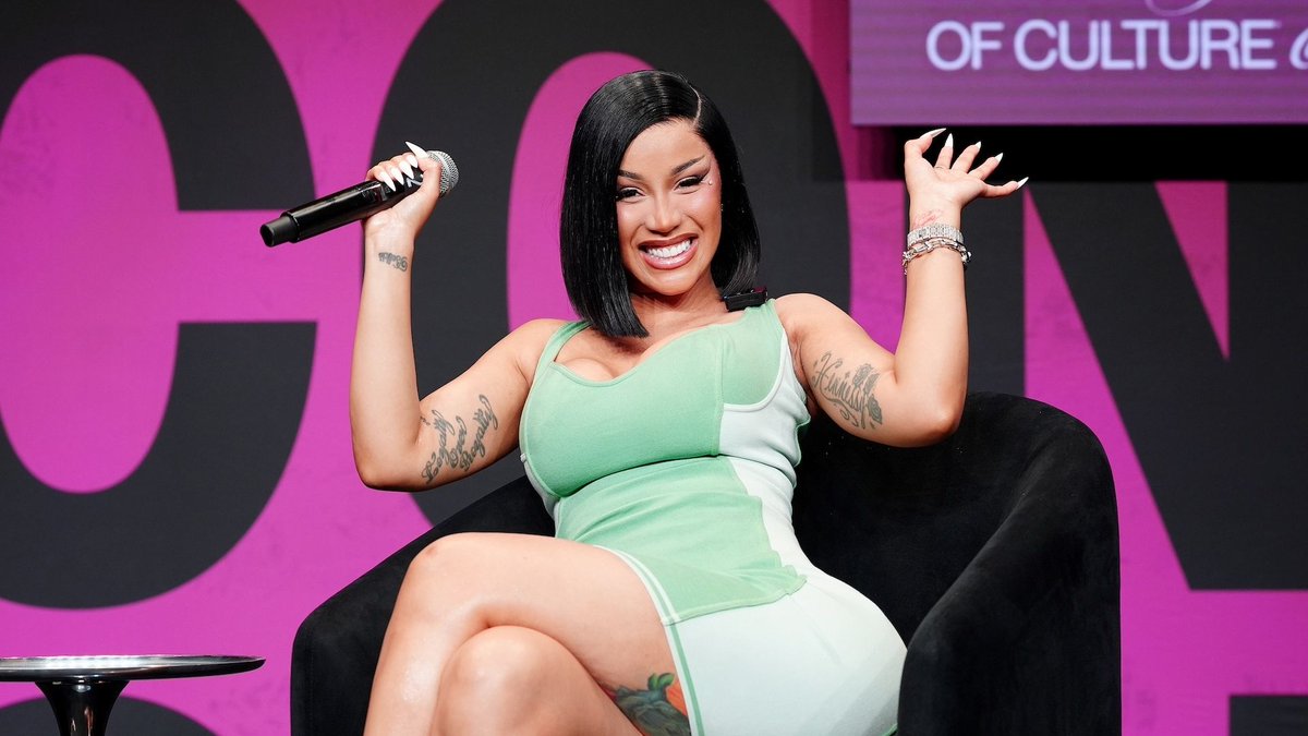 ComplexMusic's tweet photo. Cardi B Says Latinos, Caribbean People Can 'Thrive' Because of the Sacrifices of African-Americans Details: https://t.co/UjELcFCiRl https://t.co/13PGZsZ5hQ
