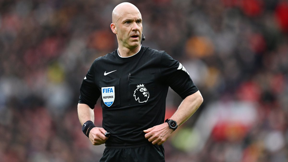 MadridSports_'s tweet photo. 🚨 ¡POLÉMICA! 🚨

El árbitro del España vs Portugal será Anthony Taylor, que ya pitó con lío en dos ocasiones a la Selección:

▪️ Fue el árbitro en 2021 de la final de la Nations League entre Francia y España con aquel famoso gol en fuera de juego de Mbappé

▪️ Y también pitó el Alemania-España de la Euro 2024 con aquella mano de Cucurella en la prórroga