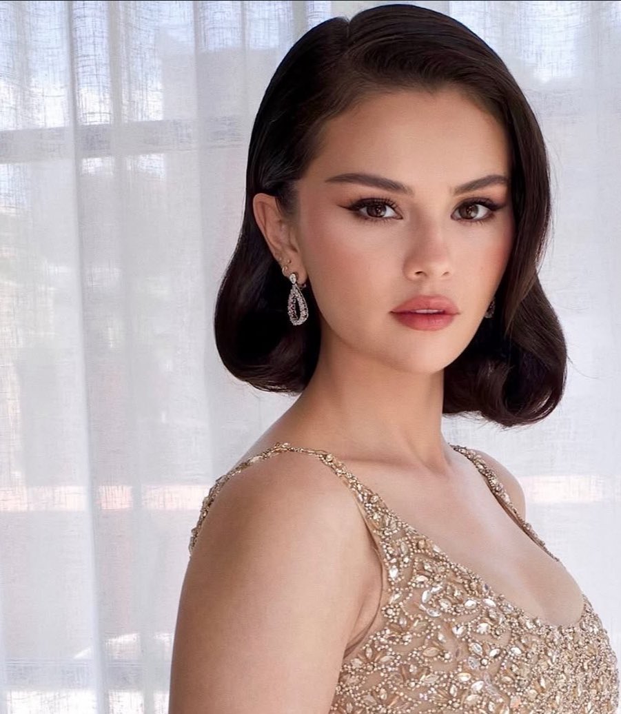 eternalsgmz's tweet photo. tudo dela me remete a mais alta elegância, poucas que tem a beleza de 1 bilhão de dólares juro https://t.co/hdP1uA9CZj