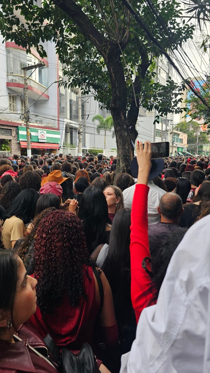 AasMandy's tweet photo. Pouca gente graças a Deus https://t.co/gpDPoN2CDo