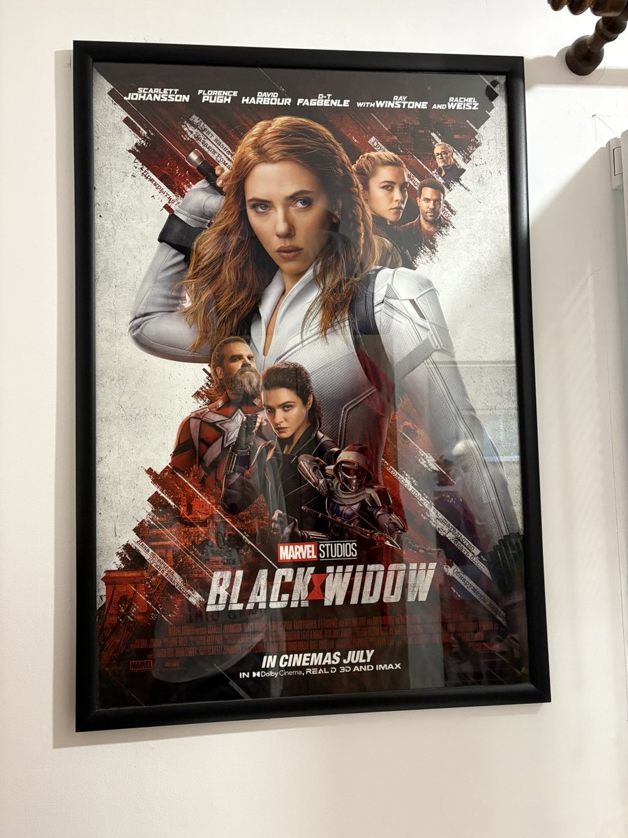 agathasbvtch1's tweet photo. she’s finally on the wall and not on the floor https://t.co/3wL6RA1Dia