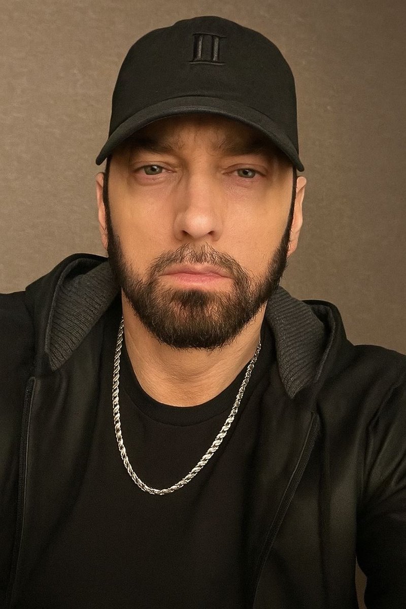 Mmather014's tweet photo. New selfie Stan's #Eminem #Stans https://t.co/UyfwzCUL2V