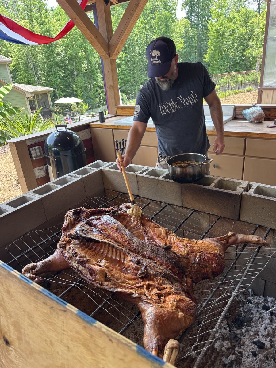 _TheBBQBarn's tweet photo. Starting to mop https://t.co/kHBJ1FvsKm