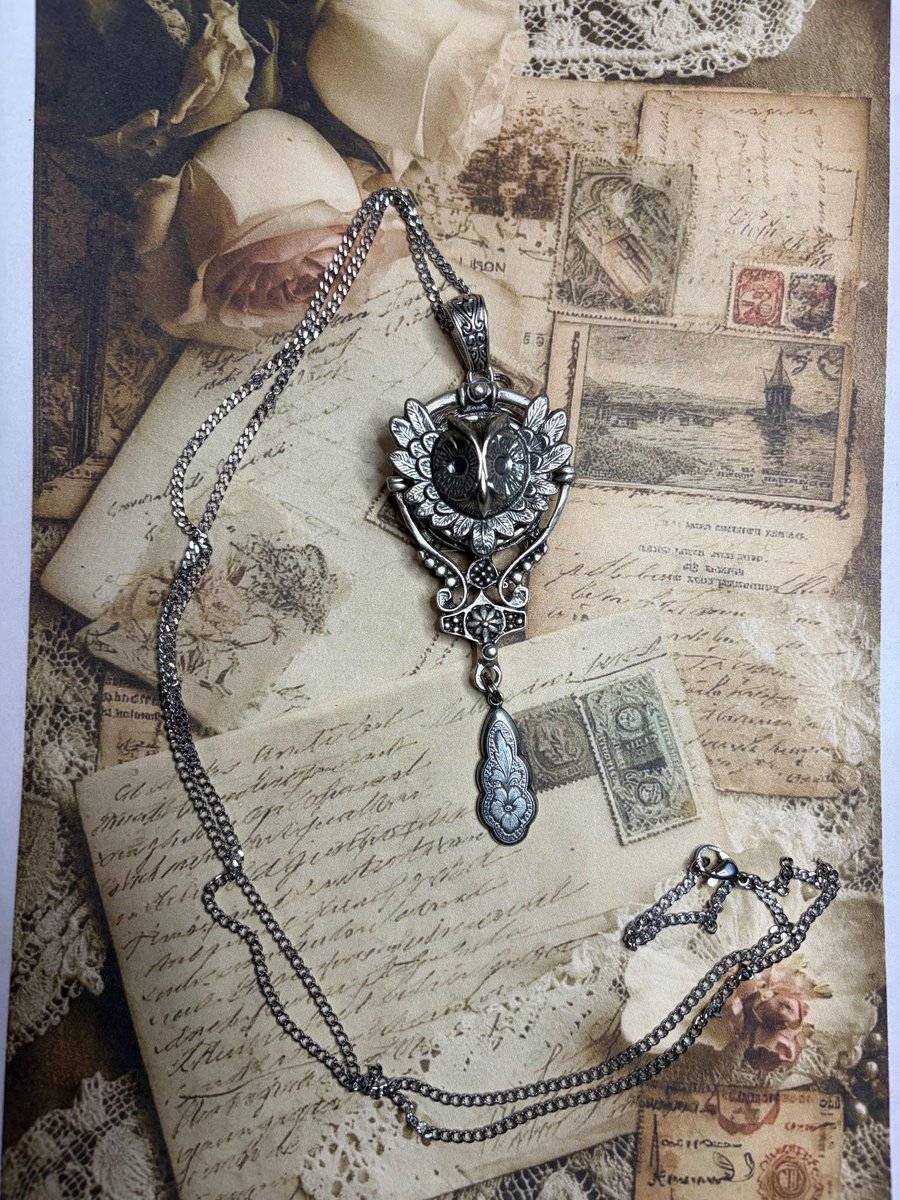 Witschy's tweet photo. Photo locket, silver plated owl, vintage inspired https://t.co/DWvWkijYlS #owl #owlsofinstagram #owlobsession #owllover #naturelover #etsyfinds #etsygift #etsyshop #giftforher #giftideas #handmadegift #handmadejewelry #ooak #shopping #uniquegift #gift #gifts https://t.co/SU8eehgHji