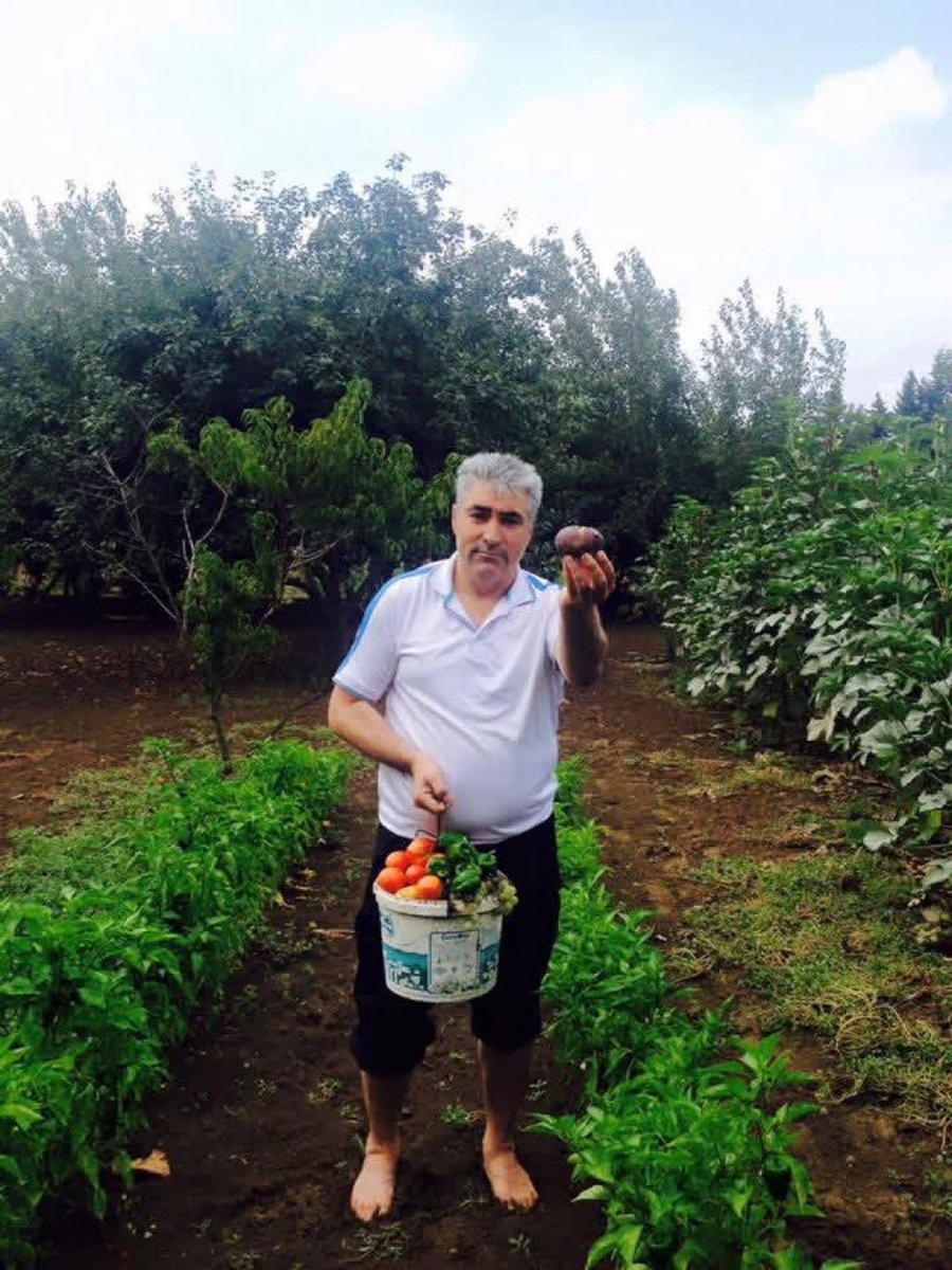 pivotdokuz's tweet photo. ÇİFTÇİ FERİDUN

FENERLİNİN DOSTU FERİDUN

İŞ ADAMI FERİDUN https://t.co/XRiwirecLi