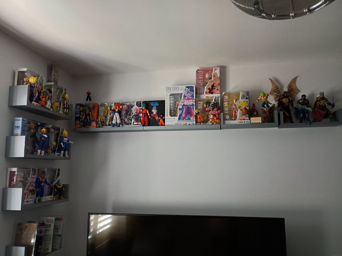 Wezer12229512's tweet photo. The bedroom of a old man https://t.co/mPL1wCD320