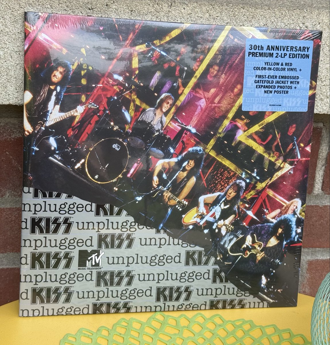 rebelwithyou's tweet photo. This just came in 🎶
#Kiss #KissUnplugged #collectible #vinyls #KissArmy https://t.co/lzbQeqBRLf