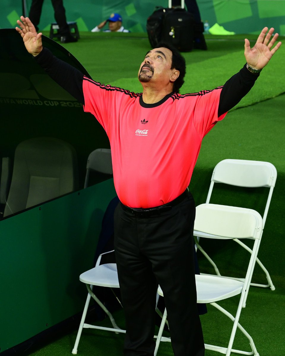 hugosanchez_9's tweet photo. Como mexicano y orgulloso de este país... me da enorme gusto vivir de cerca este Mundial en casa. Falta un último partido en el Estadio Ciudad de México. Hagamos que pese. Comparto con ustedes estas postales de lo que viví en el duelo ante Chequia. Vamos por más. ¡Vamos México! #Hugol

Gracias por las fotos y la experiencia @cocacolamx 
Última foto: Cortesía de @MexsportAgency