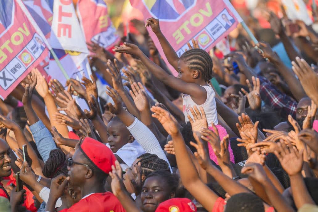ChabzOfficial's tweet photo. The love ❤️❤️❤️ 
The passion 🔥🔥🔥 https://t.co/S7nvMewJyT