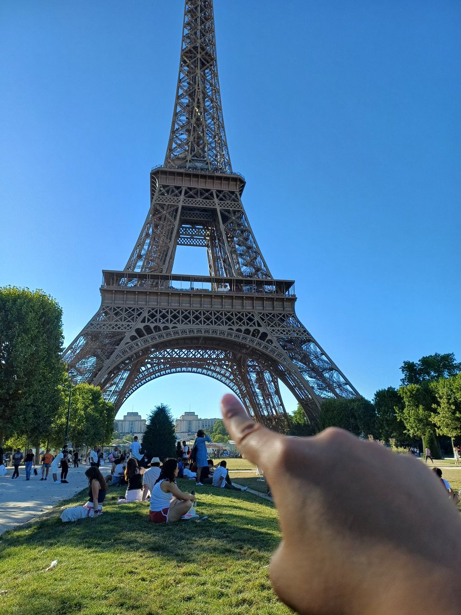 ChihiroFinale's tweet photo. Saw a funky looking tower today, I wonder when those Brolly Good Fellows are gonna show up here https://t.co/jxbl5OPCIx