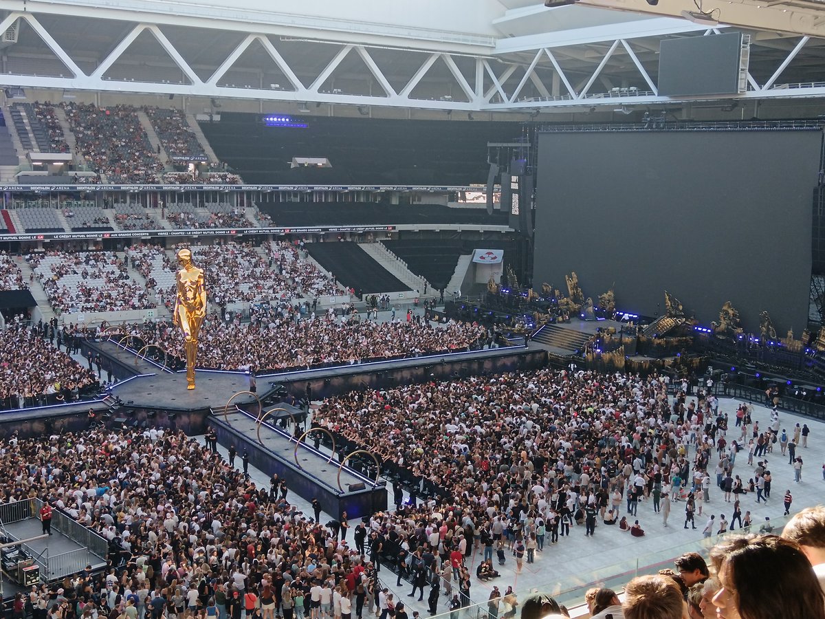 la_dory's tweet photo. @clementinecap Hello Capu
Prête mais je vais prendre le match en cours 😬 je suis à un concert 🎶 
Normalement je devrais pouvoir prendre en milieu de 1ere mi temps 🤞
Je compte sur toi pour les soutenir pour moi en attendant ⚽ https://t.co/FecOzQ8ZXR