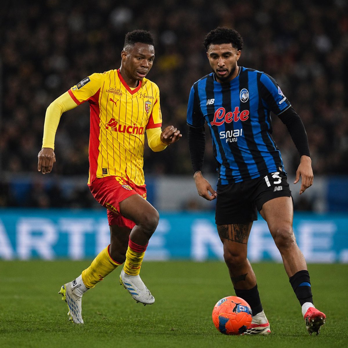 YanitedFever's tweet photo. 🚨 EXCL. l Manchester United have made initial contacts for Mamadou Sangaré.

💰~£35M 
That’s what #RCLens’ want,
and United LOVE the price.

Michael Sansoni’s data-model rates the 24-year-old Malian international highly, and he was also preferred by Vivell over Ederson.
#MUFC ⏳ https://t.co/geSMYMTIyX