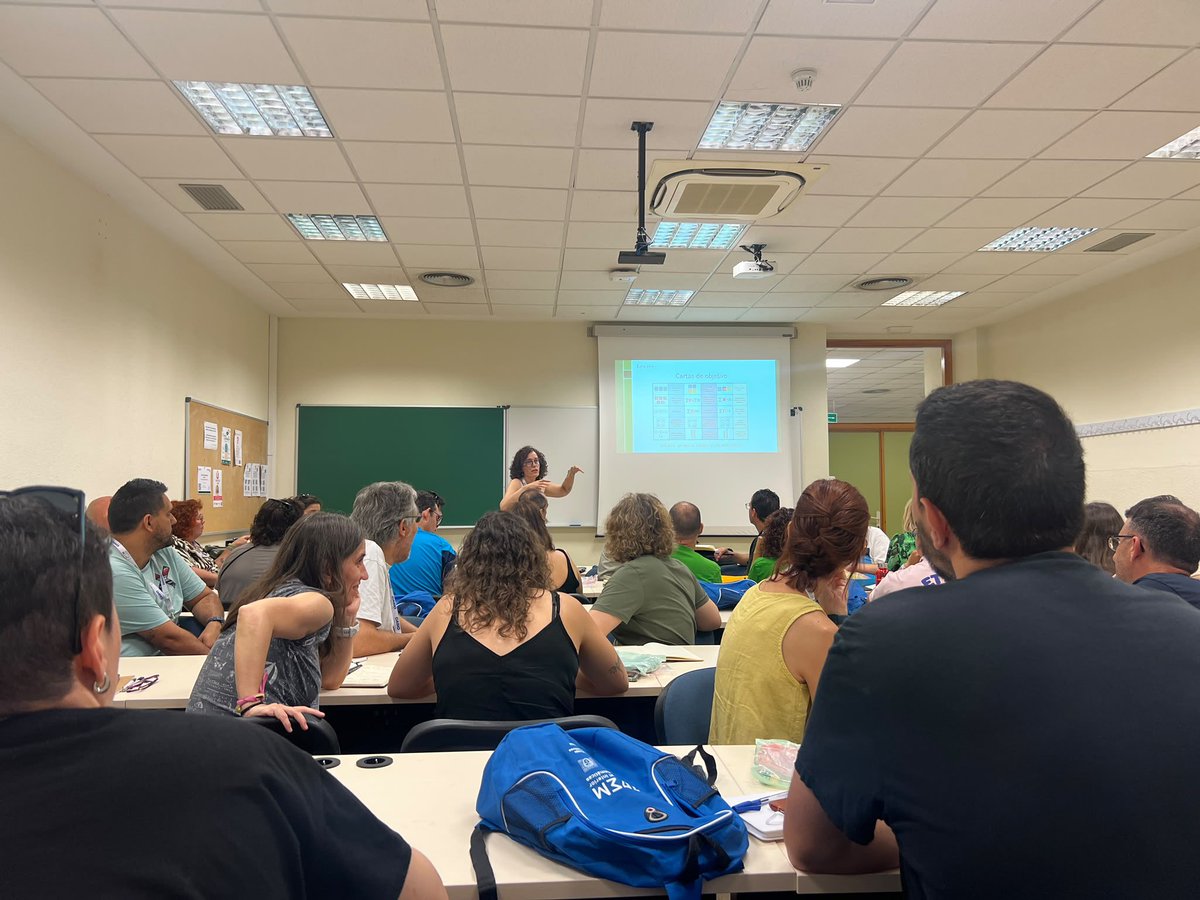 lolamenting's tweet photo. Millones de gracias a la @fespm_es por confiar en mí para una ponencia y un taller en las #xxiijaem #22jaem. Ha sido una experiencia fabulosa 🥰 https://t.co/CqkwCehSZ2