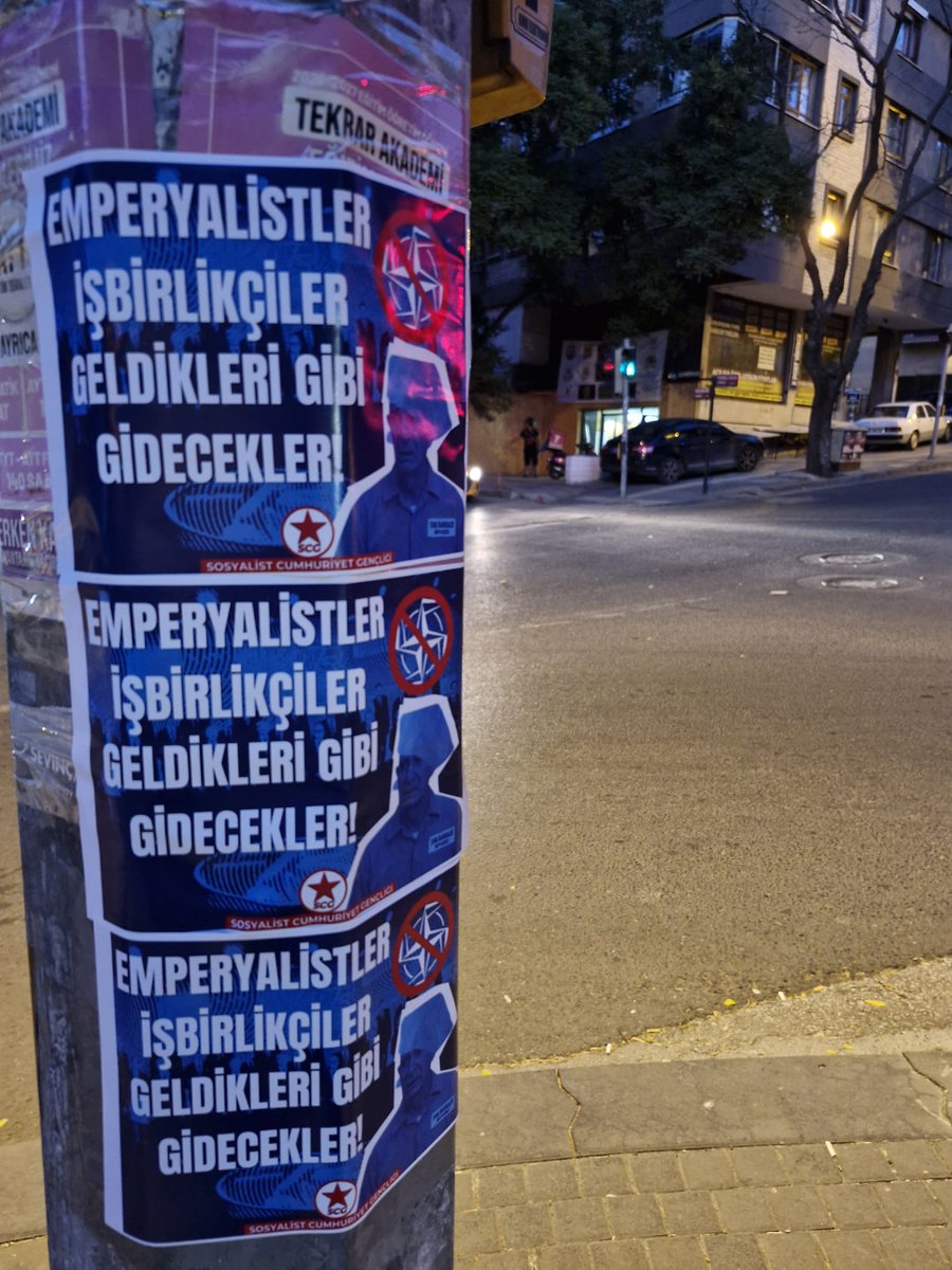 ResmiSCG's tweet photo. ANKARA'DA AKP İKTİDARININ YASAKLARINA RAĞMEN YİNE ÇALIŞMALARIMIZI SÜRDÜRDÜK!

AKP İktidarının baskılarına karşı Tom Barrack'tan Trump'a emperyalistler geldikleri gibi gidecekler! Epstein listesinde bulunan Emperyalist Saldırganların Cumhuriyetin kalbinde hiçbir yeri yoktur! https://t.co/64gxczum7E