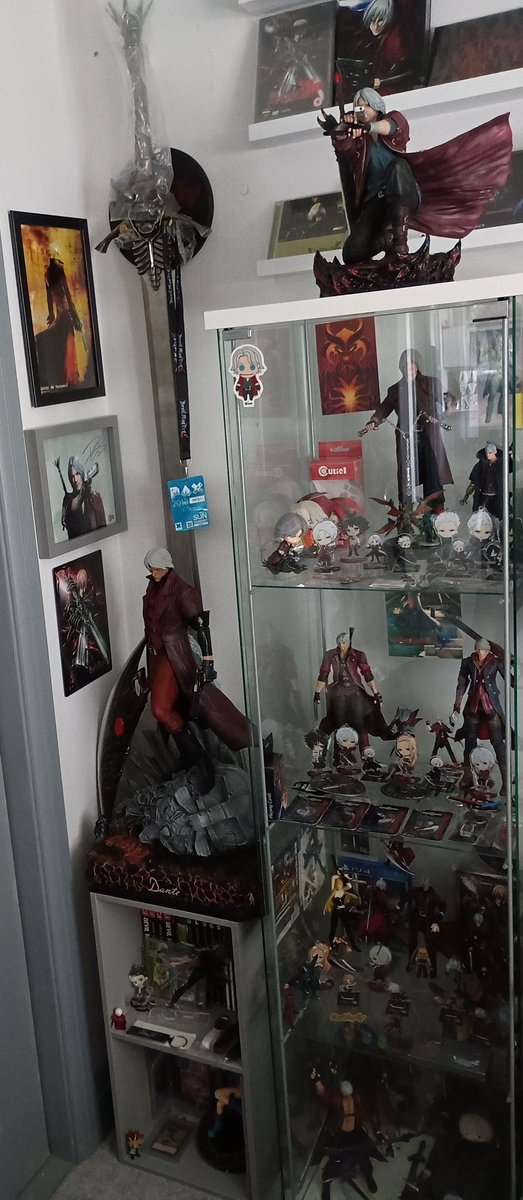 Wezer12229512's tweet photo. Got back into playstation physical collecting only 2 year ago but have loved every minute of it got all legacy of Kain games and 3 figures. https://t.co/MfSGKpx3k3