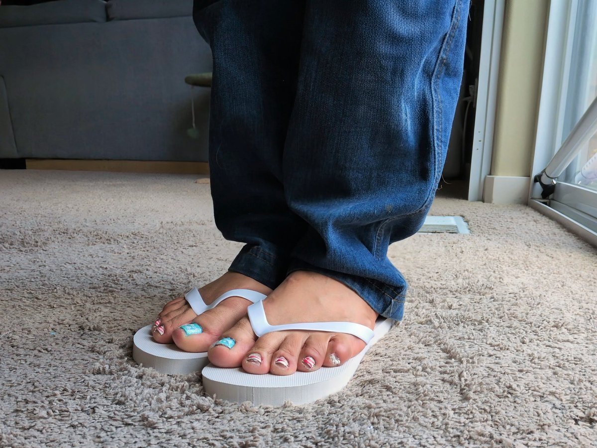 SoftSolesJon95's tweet photo. I hope everyone has a Happy 4th of July! Enjoy your day and be safe! 
#feet #4thofjulyfeet #guyfeet #guyfootfetish #malepolish #softsolesjon95 #footfetish https://t.co/YNnu89Y0gG